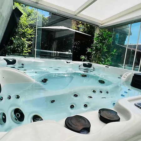 Villa Modern And Luxury Vacation House, Private Jacuzzi