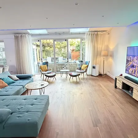 Luxury Vacation Villa, Private Jacuzzi & Sauna Villa Zoetermeer
