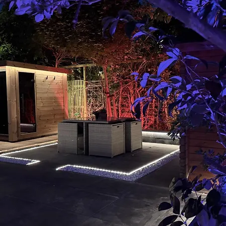 Villa Luxury Vacation Villa, Private Jacuzzi & Sauna