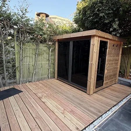Luxury Vacation Villa, Private Jacuzzi & Sauna Villa Zoetermeer