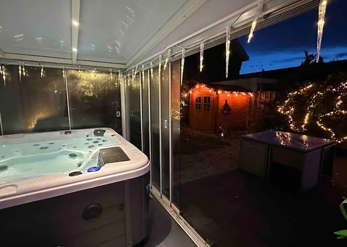 Villa Modern And Luxury Vacation House, Private Jacuzzi Zoetermeer