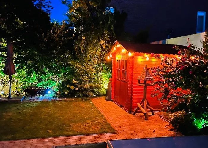 Modern And Luxury Vacation House, Private Jacuzzi Villa