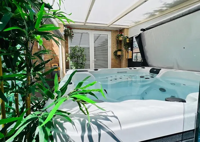 Modern And Luxury Vacation House, Private Jacuzzi Villa *