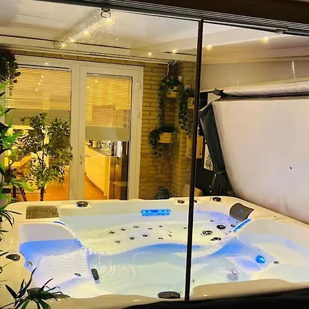 Modern And Luxury Vacation House, Private Jacuzzi * Зутермер