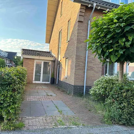 Modern And Luxury Vacation House, Private Jacuzzi * Zoetermeer