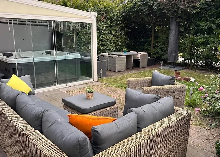 Villa Modern And Luxury Vacation House, Private Jacuzzi